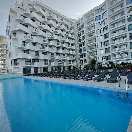 Onix - Infinity Pool & Spa